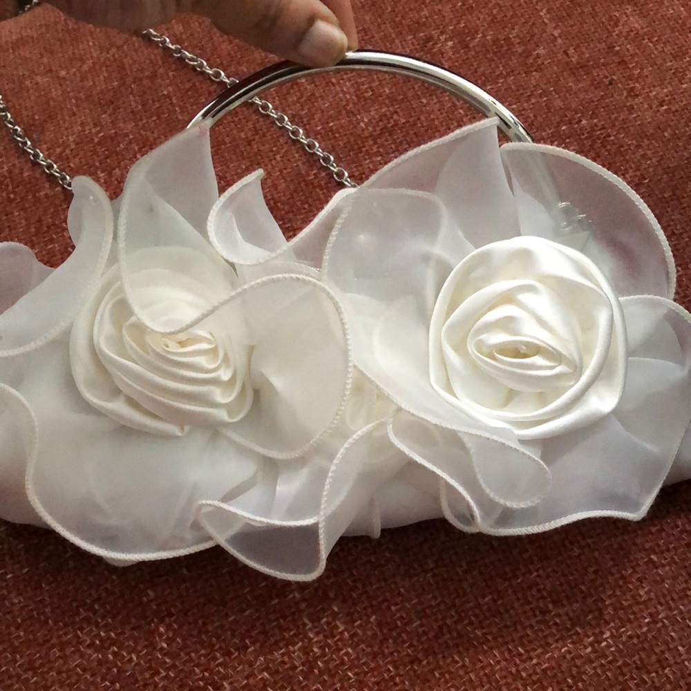 Elegant White Floral Handbag